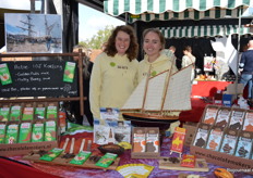 Janine Korte en Julia Schols bij Chocolatemakers. 